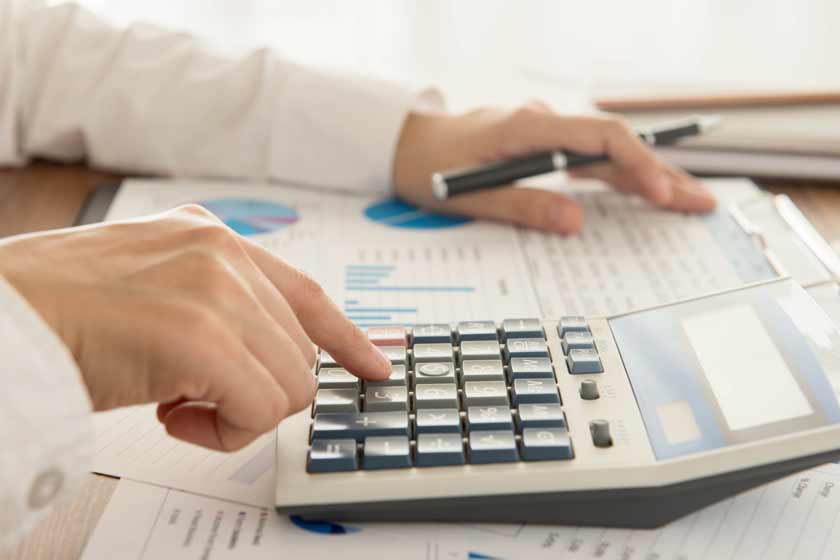 Monitoring the financial plan